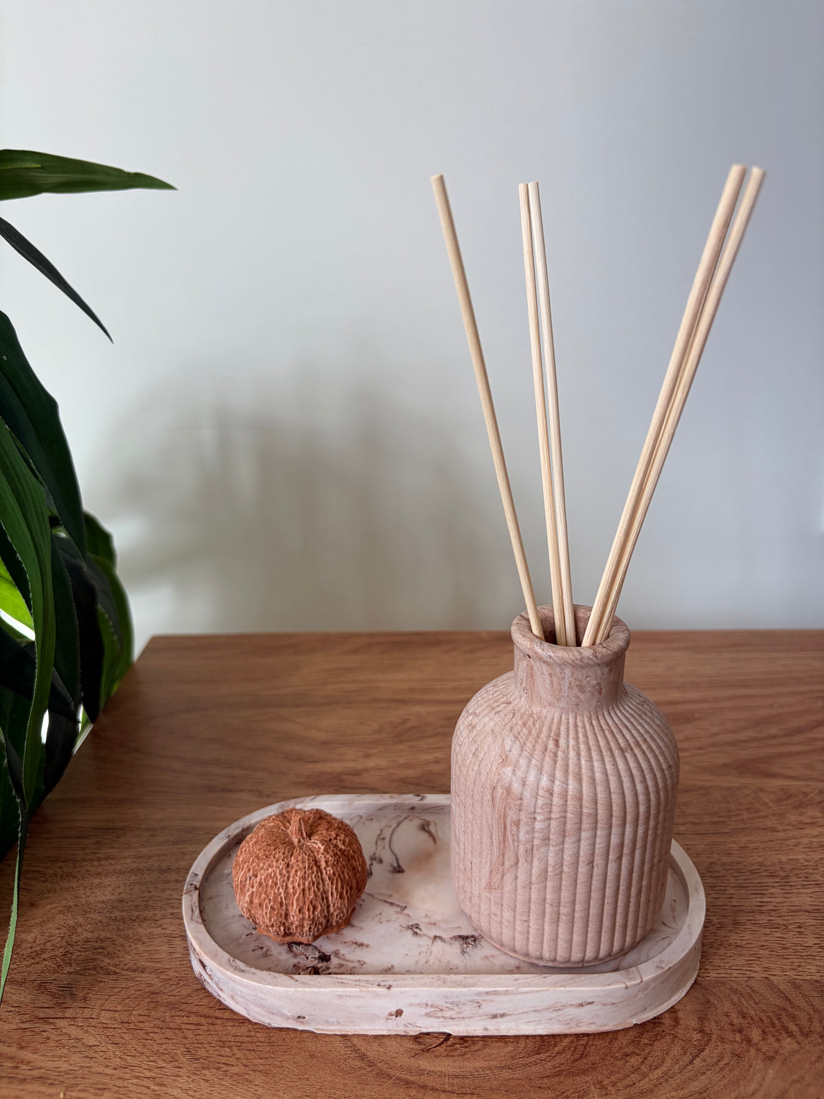 Orchard reed diffuser vessel